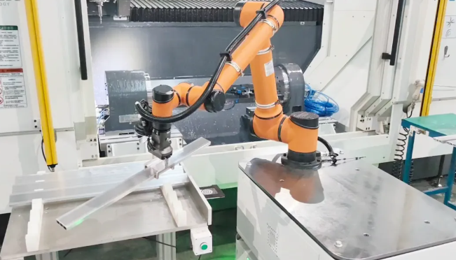 Revolusi Automasi: Bagaimana Robot Komposit Mengubah pemuatan dan pemunggahan plat akrilik CNC