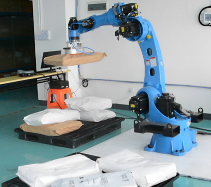 Penggunaan Fuwei Pintar Robotik Tidak Sempurna dan Palletizing dalam Industri Pembuatan Elektronik dan Perabotan Rumah